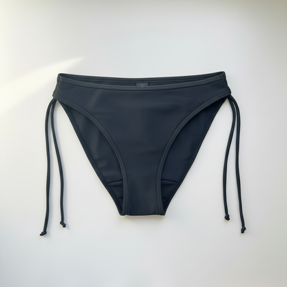 Periodbaddräkt front vit bakgrund